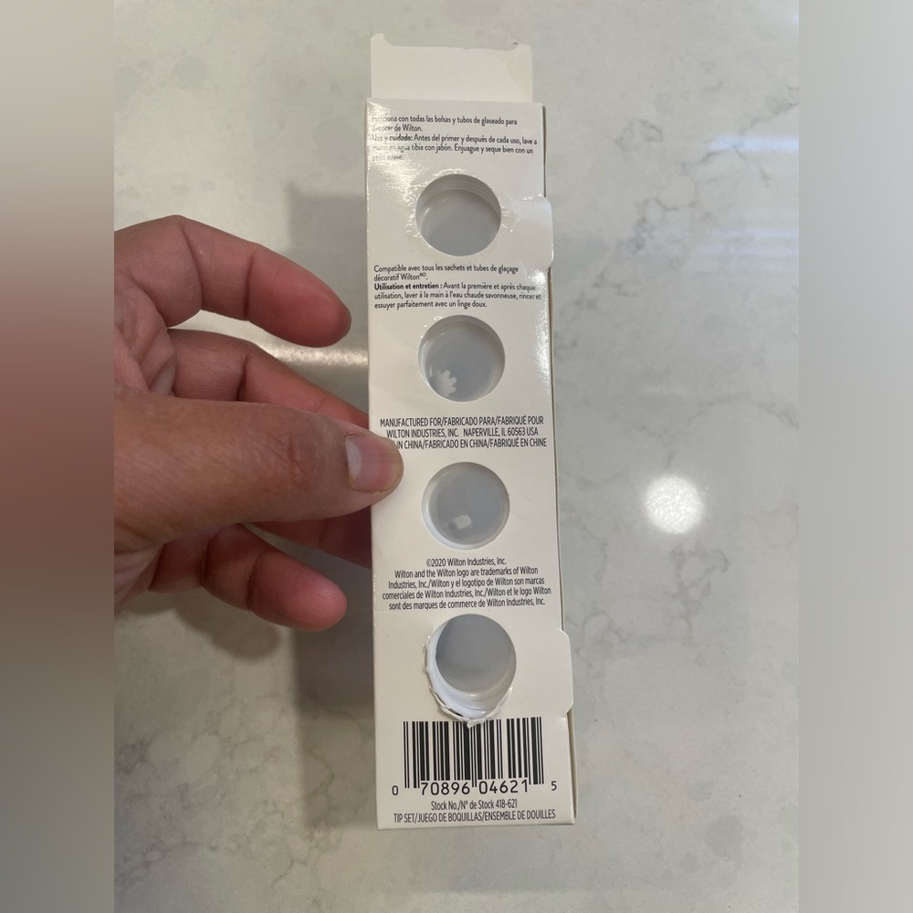 Wilton‎ Decorating Plastic Tip Set NWT - Picture 2 of 2
